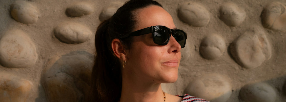 Mujer con lentes de sol Julbo Better